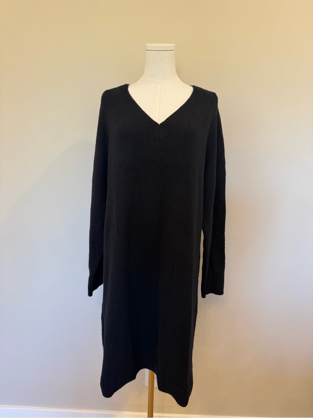 NWT Old Navy Black V-Neck Knit Sweater Dress